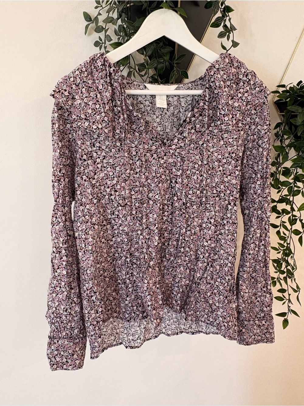 H&M Purple Floral V-Neck Long Sleeve Blouse